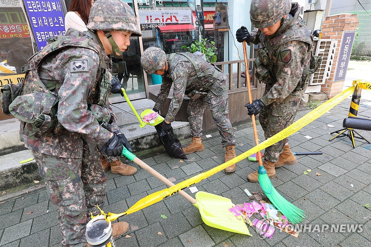 DPRK Continues Dropping Trash-Filled Balloons on South Korea